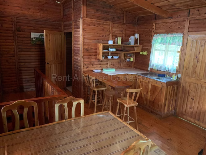 Venta de Casa Tipo Cabaña en El Guarco Palo Verde Cartago