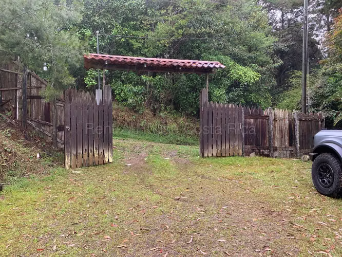 Venta de Casa Tipo Cabaña en El Guarco Palo Verde Cartago