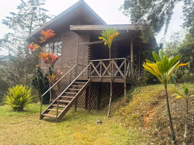 Venta de Casa Tipo Cabaña en El Guarco Palo Verde Cartago