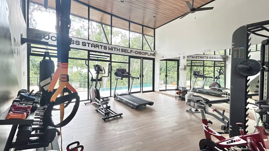 En Venta hermoso townhouse de 3 habitaciones y 2.5 baños - Imagen 19