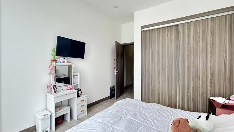 En Venta hermoso townhouse de 3 habitaciones y 2.5 baños - Imagen 14