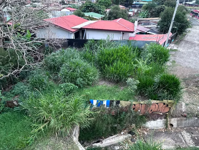 Lote esquinero en Curridabat con ubicación Estratégica-ID 42621 - Imagen 2