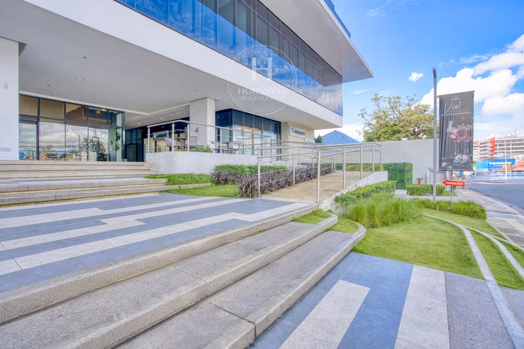 Se Alquila Estrene Oficina San Pedro Business Center 445m² 13 Parqueos HCR41 - Imagen 4