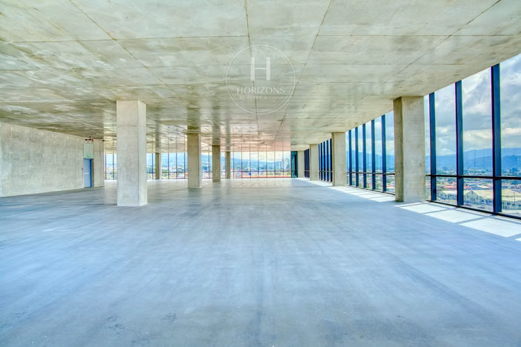 Se Alquila Estrene Oficina San Pedro Business Center 445m² 13 Parqueos HCR41 - Imagen 9
