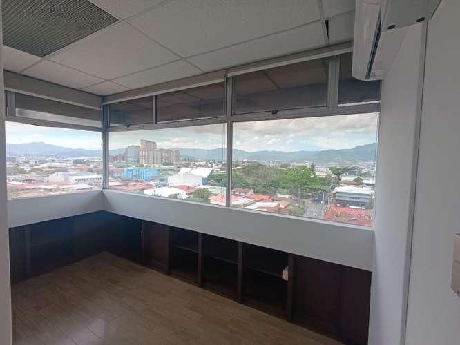 AMPLIA OFICINA 148 m2 CENTRO COLON