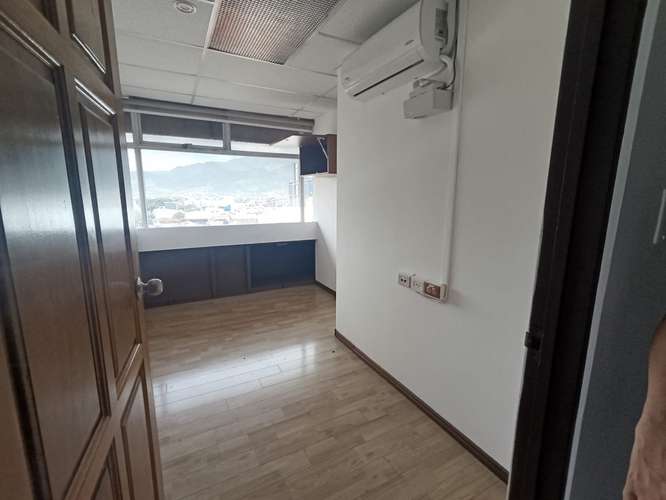 AMPLIA OFICINA 148 m2 CENTRO COLON