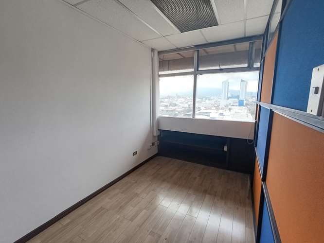 AMPLIA OFICINA 148 m2 CENTRO COLON