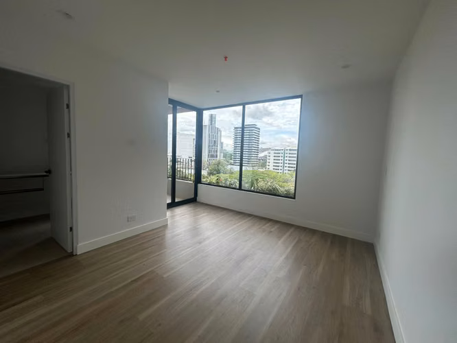 Venta de Apartamento de Lujo en Parkwood | Vista, Exclusividad y Confort - Imagen 5