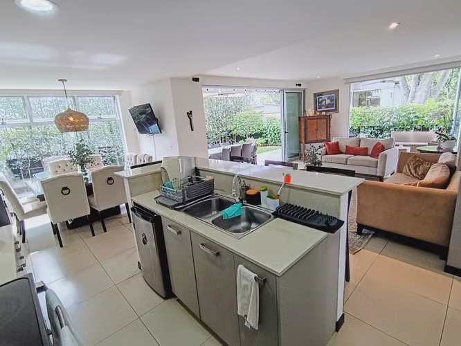 Oferta! Pozos, hermosa-amplia 320m2-lujo, L. Blanca, 4 hab, 3.5 baños, terraza, patio, rooftop. - Imagen 4