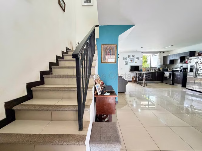 Venta o Aquiler de Casa en Condominio Villa de las Flores. Heredia. - Imagen 4