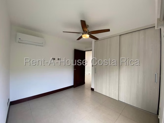 Se alquila hermosa casa esquinera en exclusivo condominio Oro Real, Santa Ana Piedades - Imagen 13
