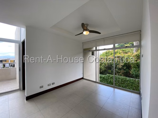 Se alquila hermosa casa esquinera en exclusivo condominio Oro Real, Santa Ana Piedades - Imagen 7