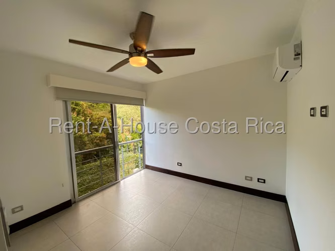 Se alquila hermosa casa esquinera en exclusivo condominio Oro Real, Santa Ana Piedades - Imagen 12