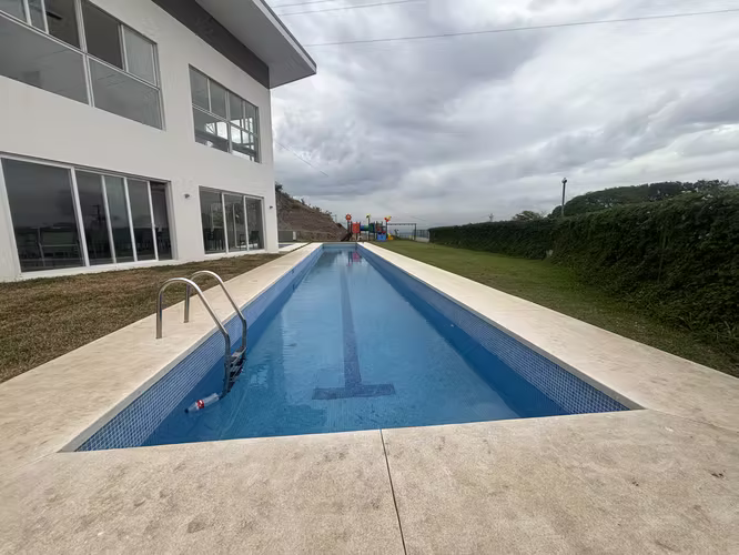 Rebajado.Apartamento listo para estrenar, con increíbles vistas y amplio patio. - Imagen 19