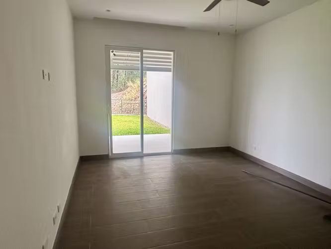 Rebajado.Apartamento listo para estrenar, con increíbles vistas y amplio patio. - Imagen 11