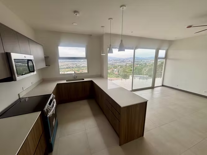 Rebajado.Apartamento listo para estrenar, con increíbles vistas y amplio patio. - Imagen 4