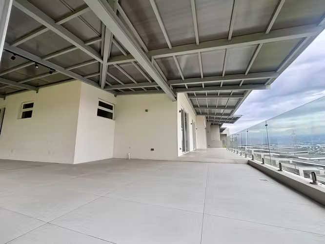 Rebajado.Apartamento listo para estrenar, con increíbles vistas y amplio patio. - Imagen 16