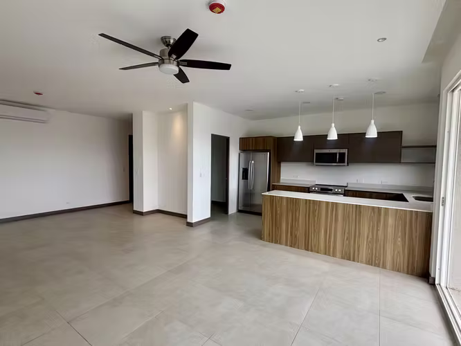 Rebajado.Apartamento listo para estrenar, con increíbles vistas y amplio patio. - Imagen 3