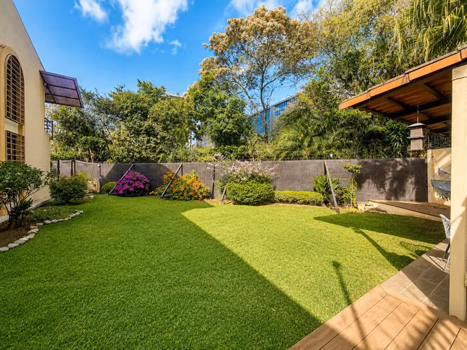 CASA LOS LAURELES, ESCAZÚ |