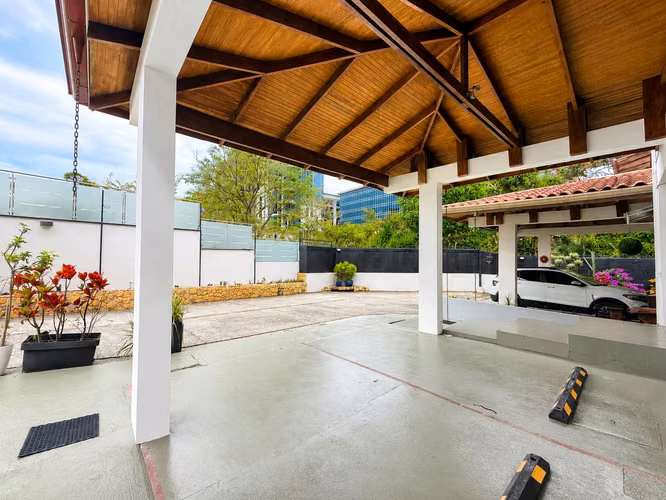 CASA LOS LAURELES, ESCAZÚ |