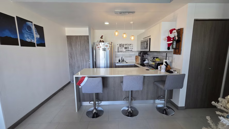 Rebajado! Venta moderno apartamento en Condominio CAIA, Bello Horizonte, Escazú!