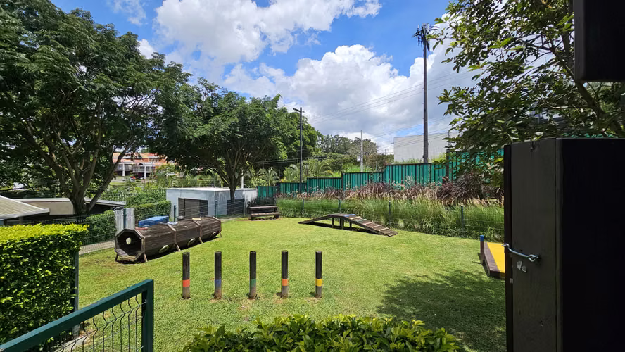 Rebajado! Venta moderno apartamento en Condominio CAIA, Bello Horizonte, Escazú!