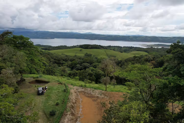 Finca Privada con Vista al Lago Arenal y Volcán en Tilarán - Imagen 11