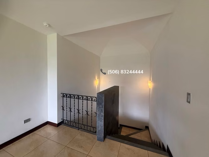 VENTA DE CASA UBICADA EN POZOS, SANTA ANA
