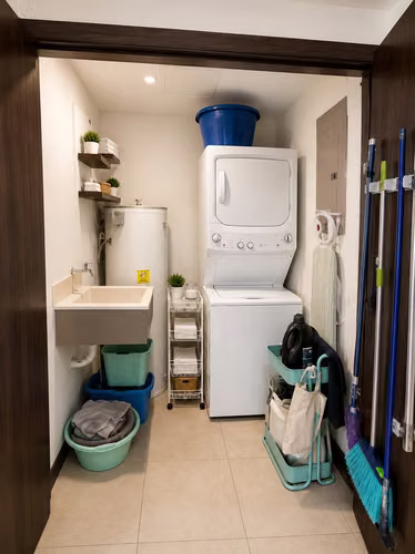 Venta de Apartamento 3 habitaciones en Torres Paseo Colón.  Piso alto, 2 parqueos y bodega - Imagen 16