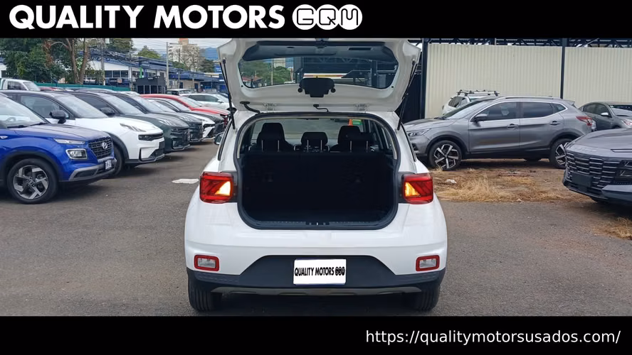 HYUNDAI VENUE GL TODO TERRENO 4X2, AÑO 2024