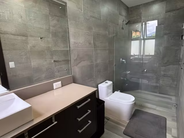 Se vende casa contemporánea en Bosques de Carao, Pozos