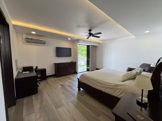 Se vende casa contemporánea en Bosques de Carao, Pozos