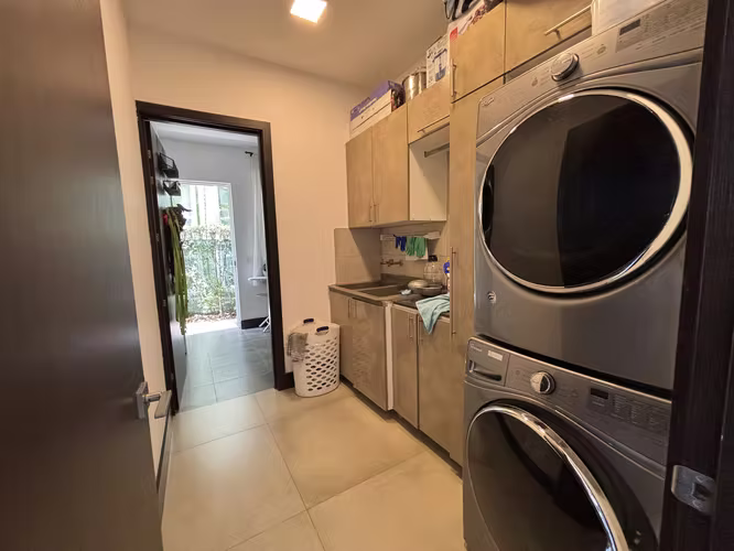Se vende casa contemporánea en Bosques de Carao, Pozos
