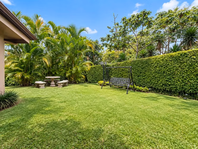 Venta de casa de dos plantas. El Gregal, Curridabat (SV)