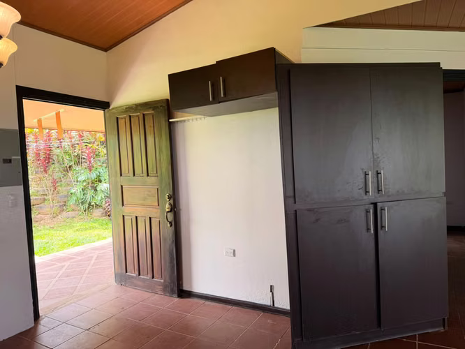 Alquiler de casa tipo quinta en residencial de montaña cerca de Ciudad Colón - Imagen 9