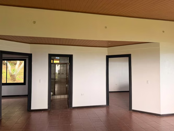 Alquiler de casa tipo quinta en residencial de montaña cerca de Ciudad Colón - Imagen 6