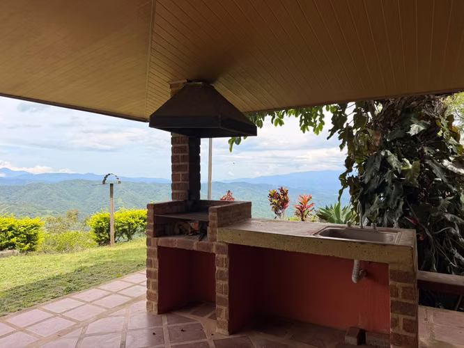 Alquiler de casa tipo quinta en residencial de montaña cerca de Ciudad Colón - Imagen 5