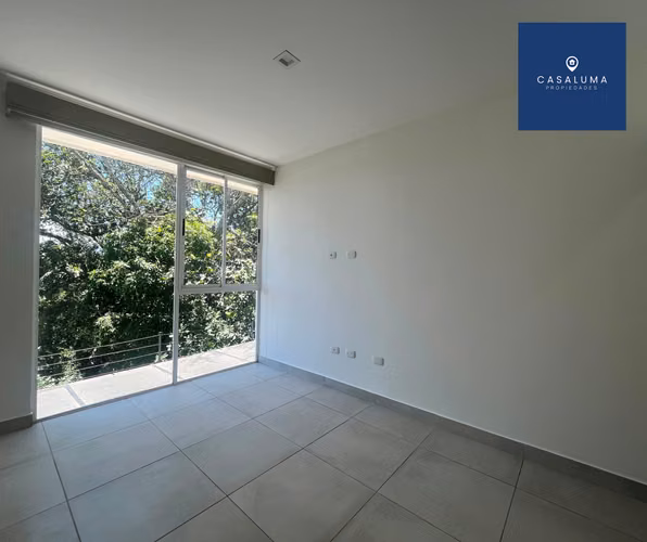 HERMOSA CASA CON JARDIN - Imagen 4