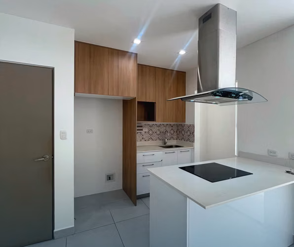 HERMOSA CASA CON JARDIN - Imagen 2