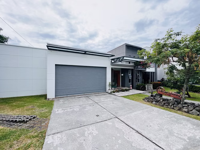  CASA EN VENTA EN SANTA ANA – ESPACIO, NATURALEZA Y VALOR REAL  - Imagen 2