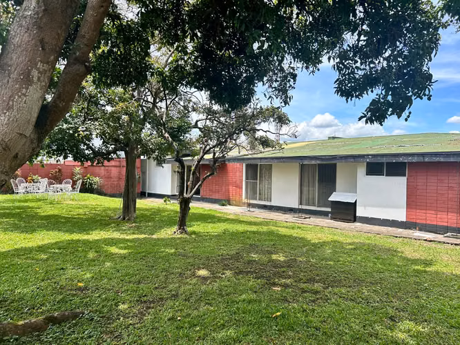 Venta de Propiedad  esquinera de 1576 m2 San Francisco dos Rios