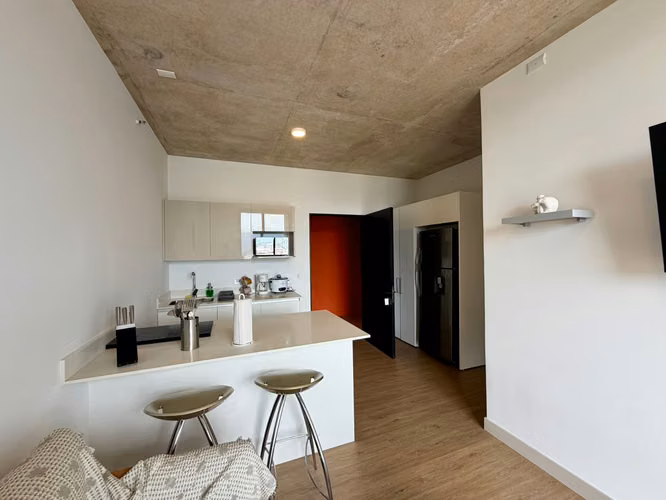 FULLY FURNISHED 1 BEDROOM APARTMENT - SECRT ESCALANTE