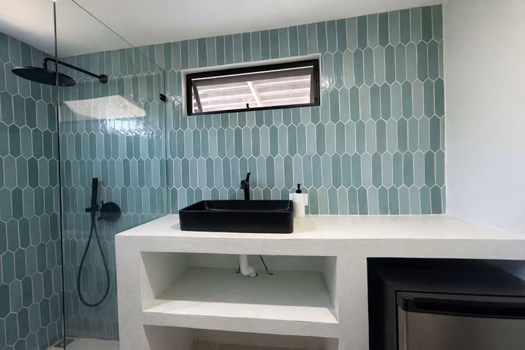 VENTA DE CASA CONTEMPORÁNEA EN CIUDAD COLÓN*