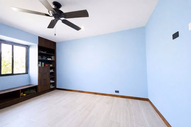 VENTA DE CASA CONTEMPORÁNEA EN CIUDAD COLÓN*