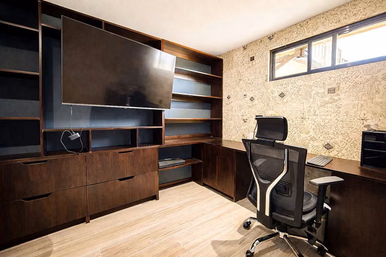 VENTA DE CASA CONTEMPORÁNEA EN CIUDAD COLÓN*
