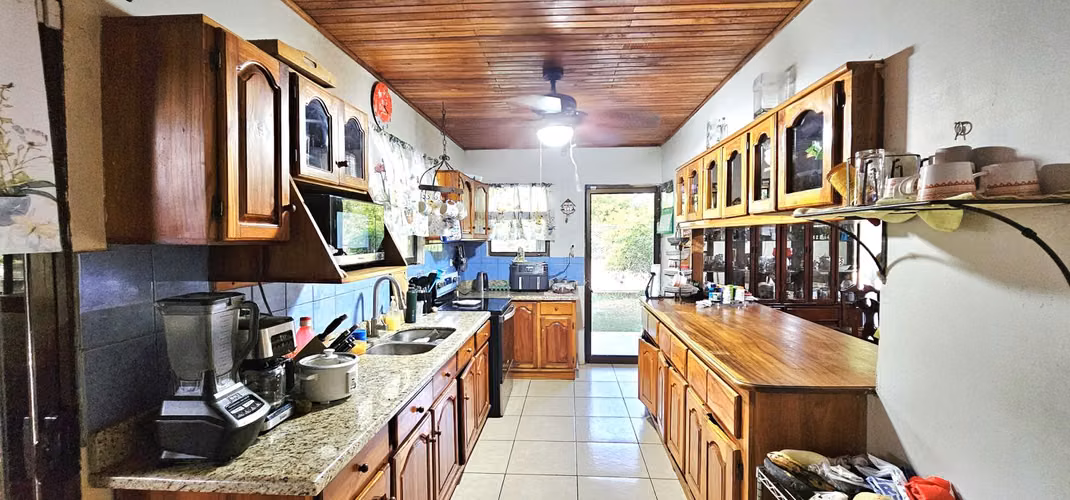 Venta de Casa en Guanacaste AMPLIA ZONA VERDE