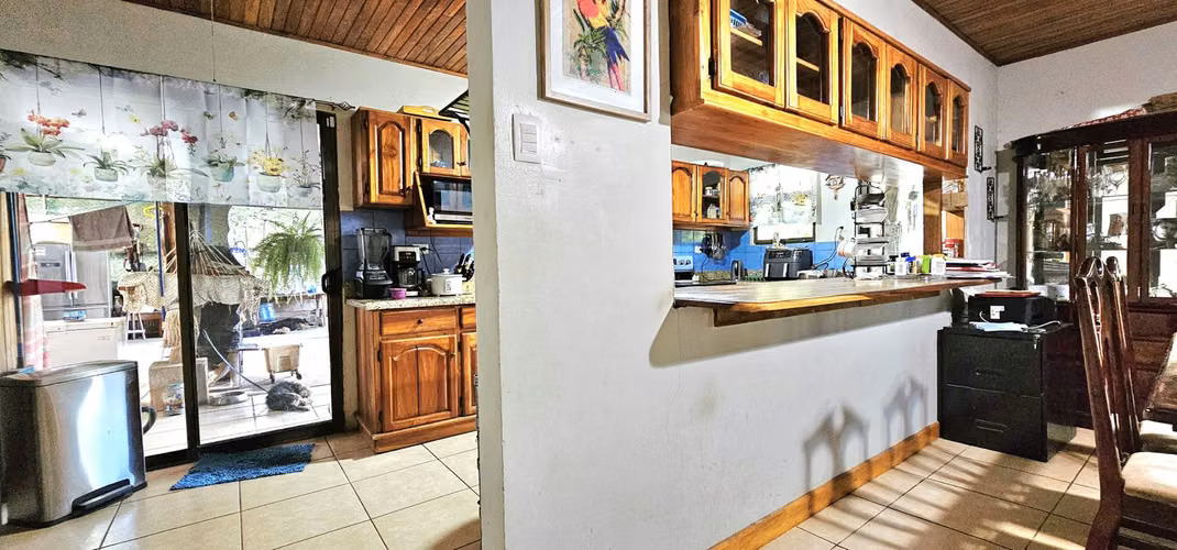 Venta de Casa en Guanacaste AMPLIA ZONA VERDE