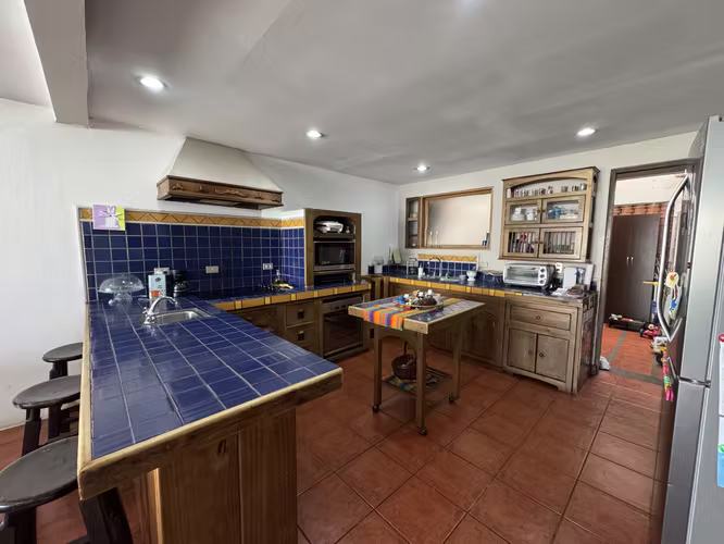 Venta Casa en La Uruca | 245 m² | 3 Parqueos | Jardín y Terraza | Cerca Hospital México - Imagen 3