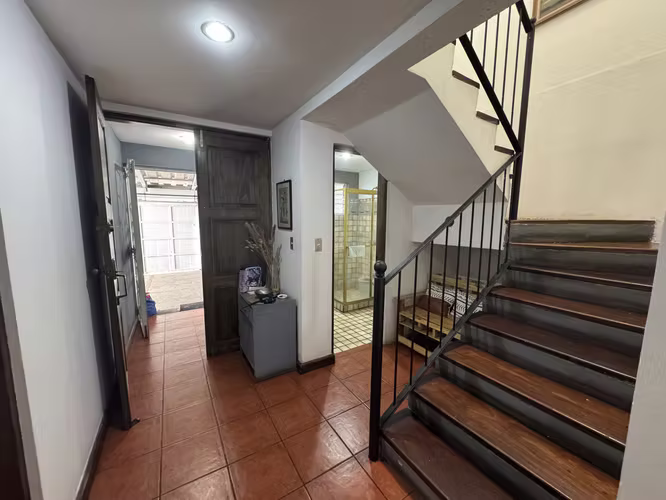Venta Casa en La Uruca | 245 m² | 3 Parqueos | Jardín y Terraza | Cerca Hospital México - Imagen 7