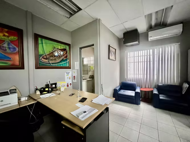 Venta de edificio en Barrio Pitaya, San José